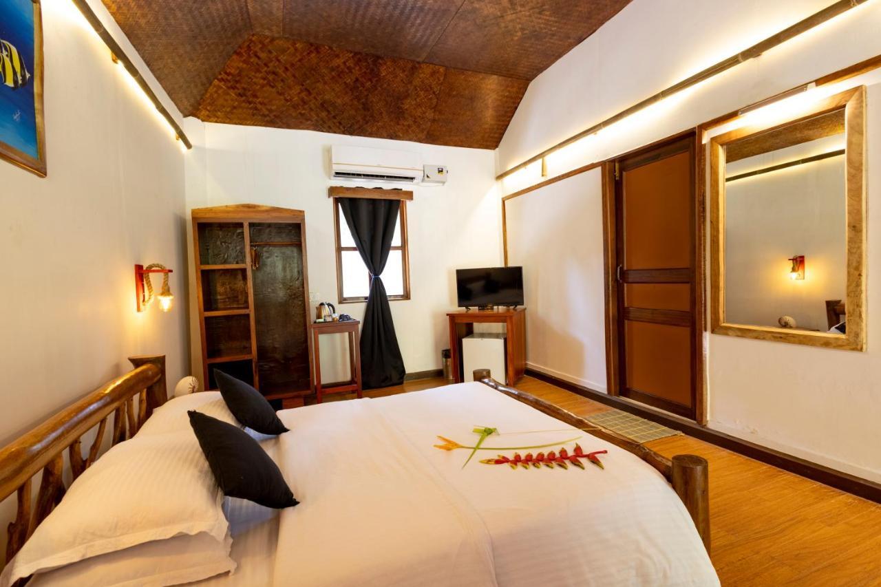 Wild Orchid Hotel Kala Pathar Beach ภายนอก รูปภาพ