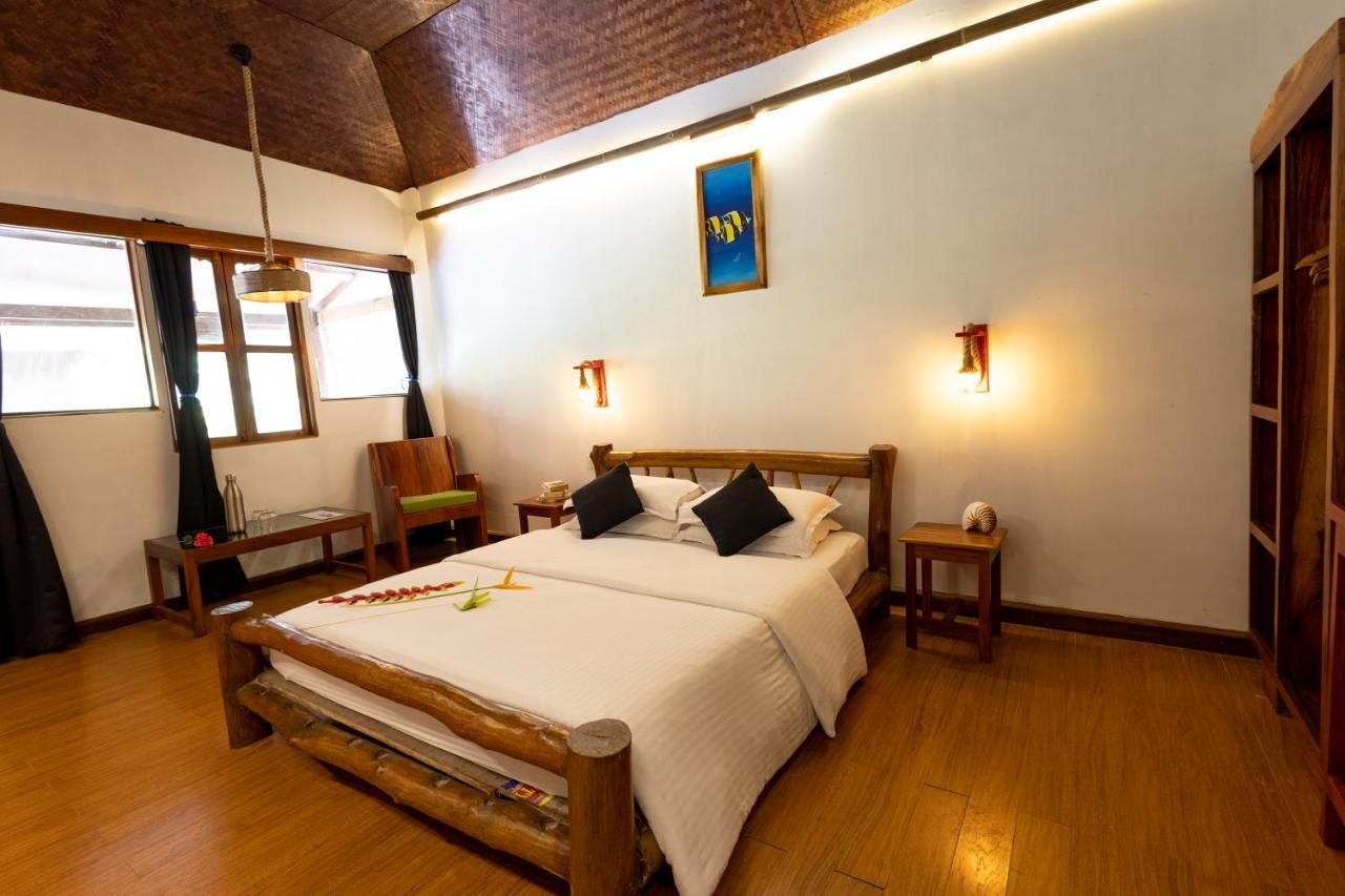 Wild Orchid Hotel Kala Pathar Beach ภายนอก รูปภาพ